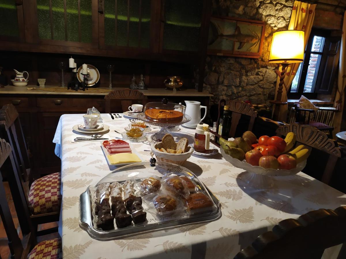 Posada De Педрена Екстер'єр фото